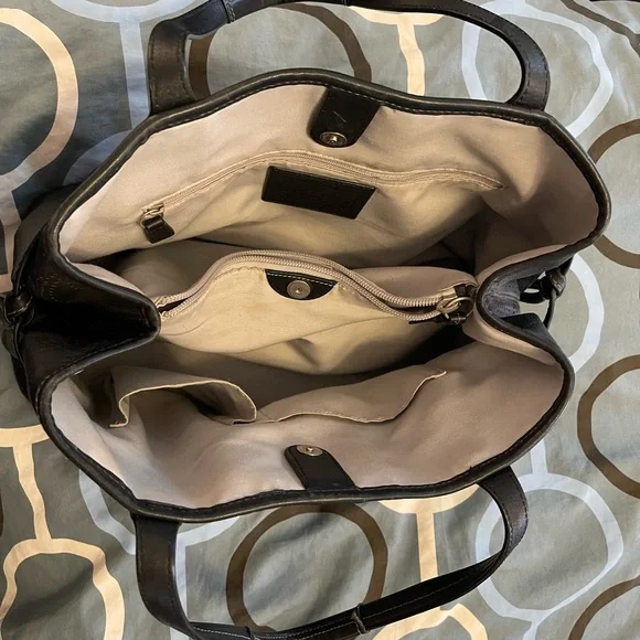 Black Leather Coach Shoulder Bag - Picture 5 of 11